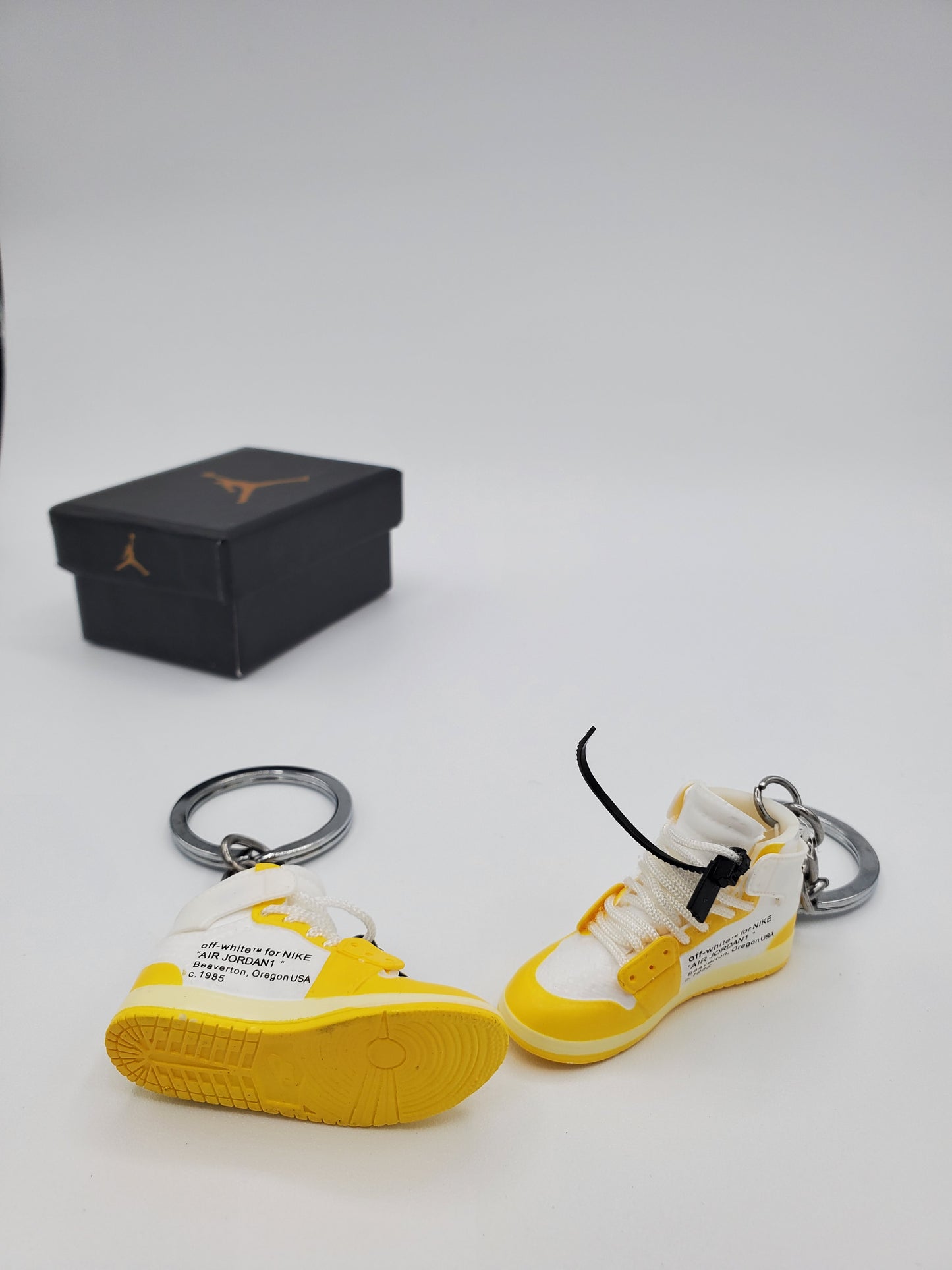 Off-White x Air Jordan 1 Canary Yellow