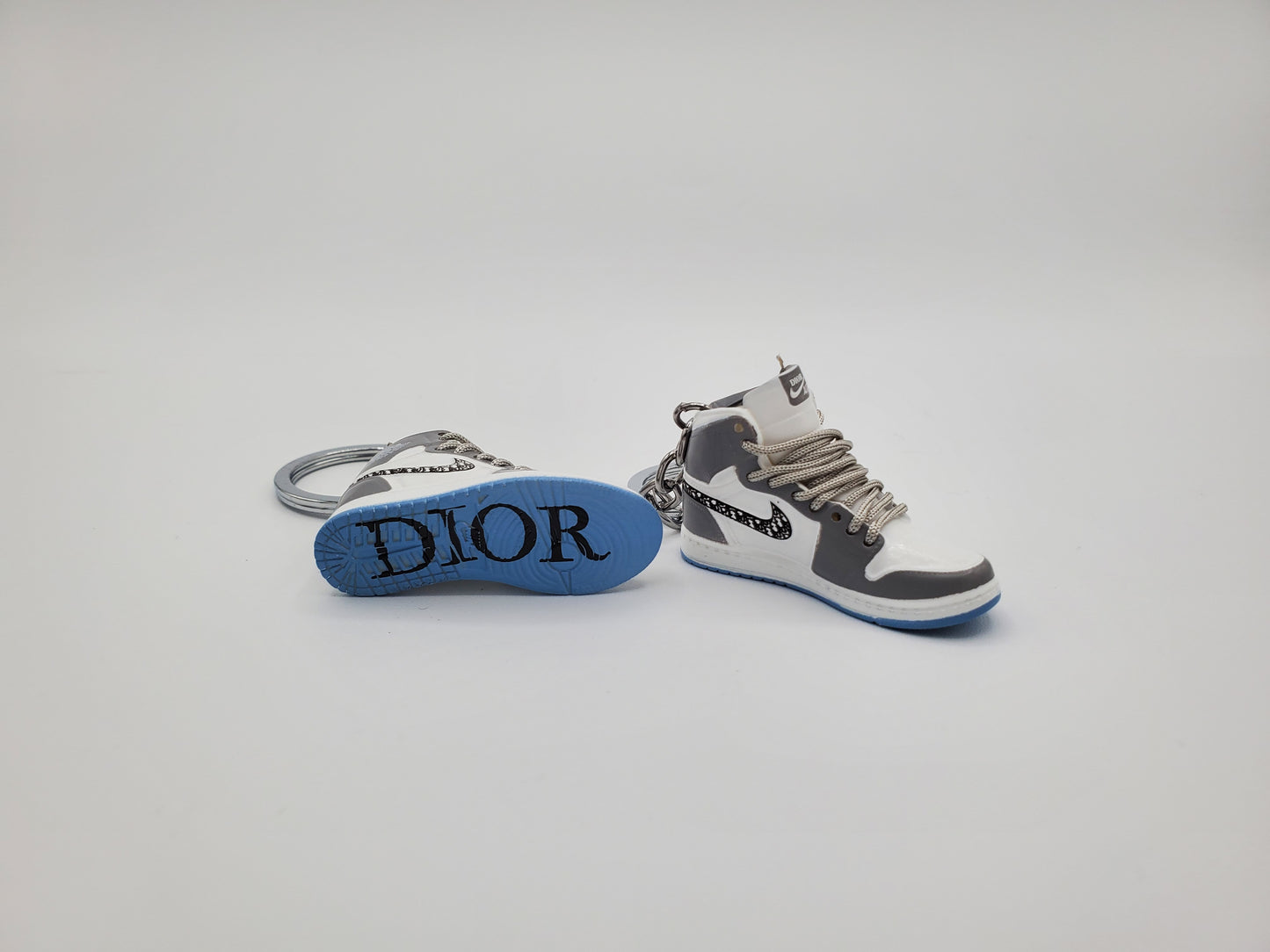 Air Jordan 1 Retro High x Dior.