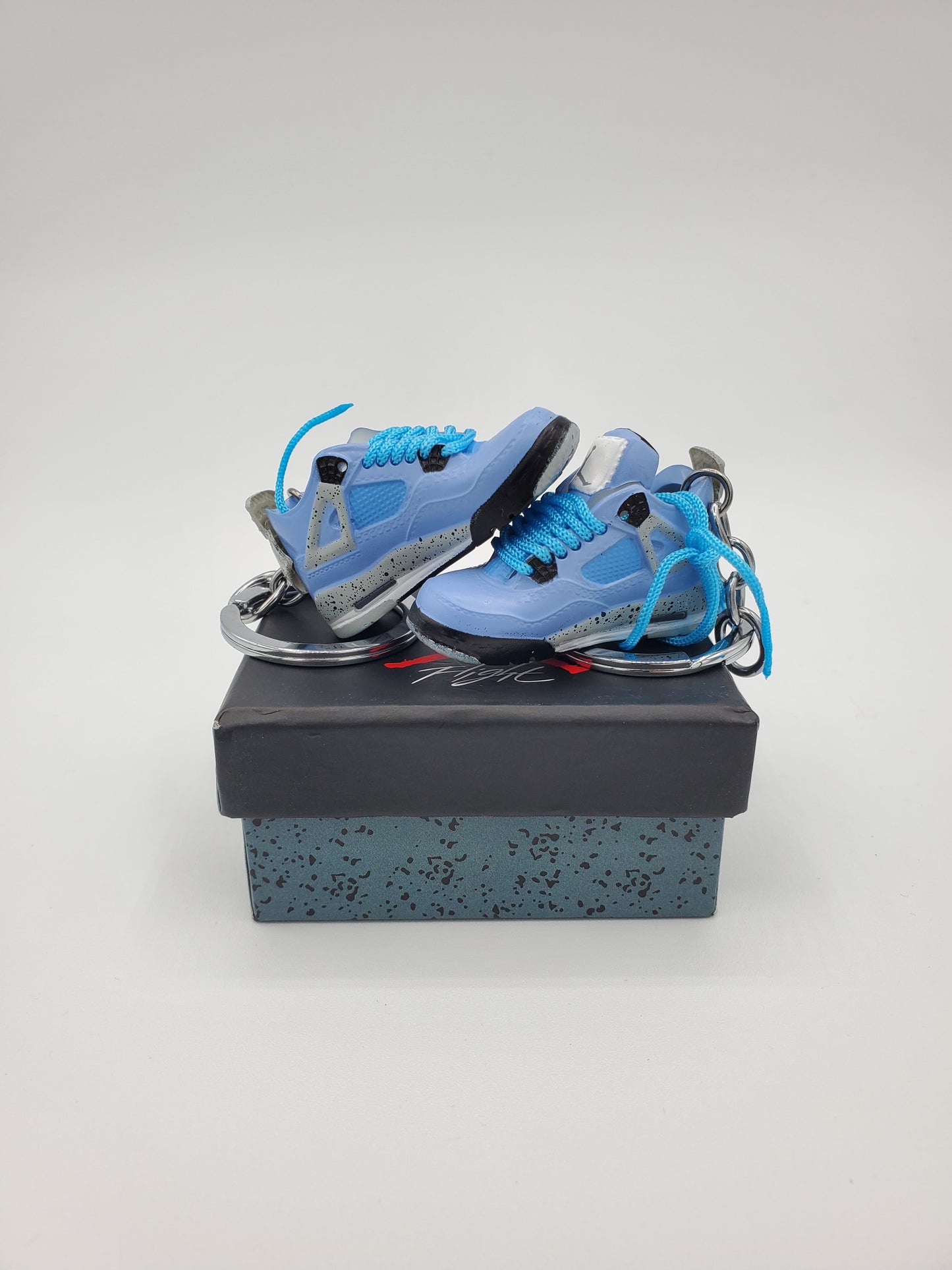 Air Jordan 4 Retro "University Blue"