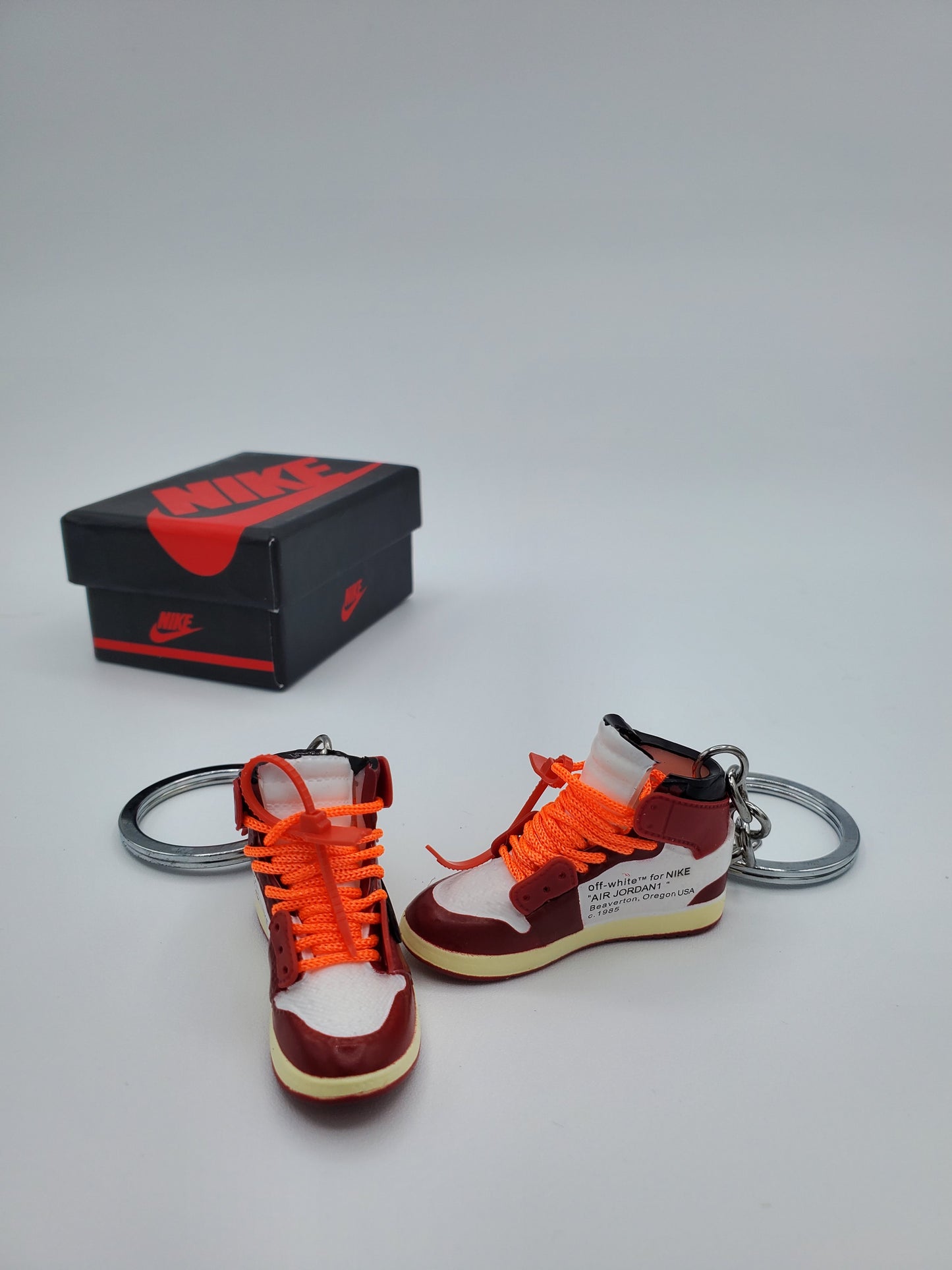 Off-White x Nike Air Jordan 1 "Chicago"